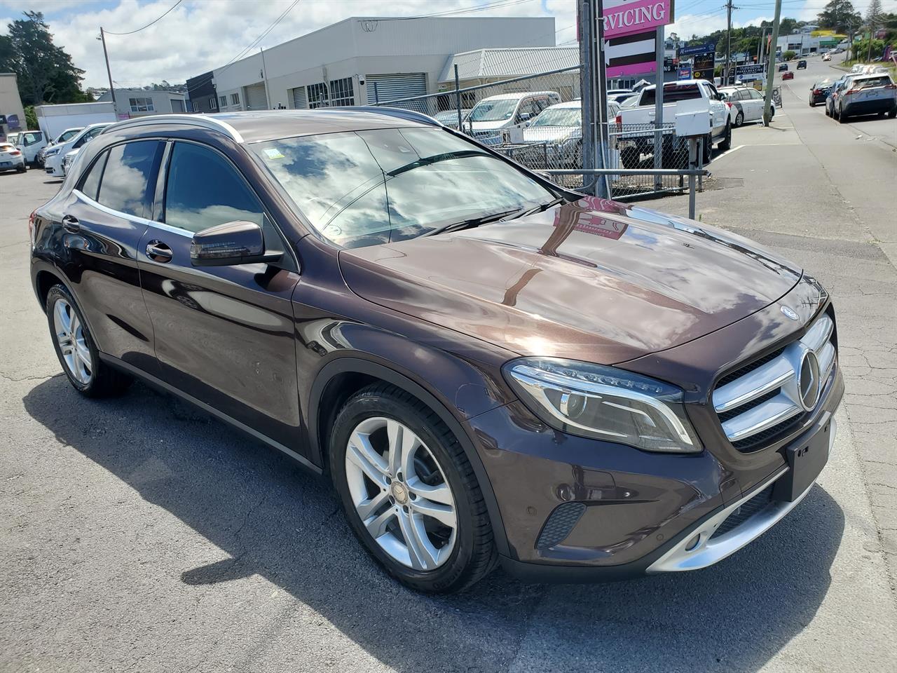 2014 Mercedes-Benz GLA250 thumbnail