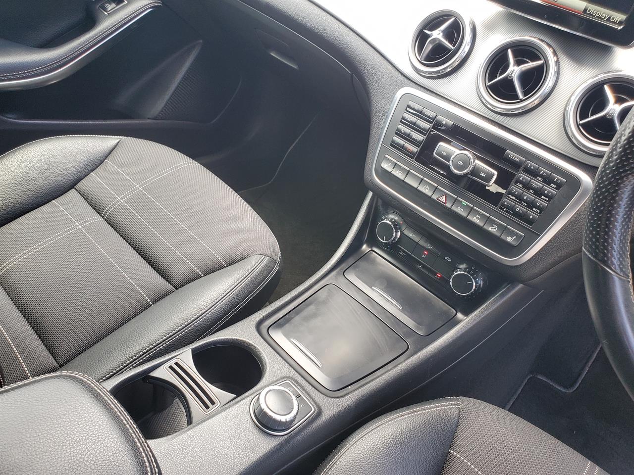 2014 Mercedes-Benz GLA250 thumbnail
