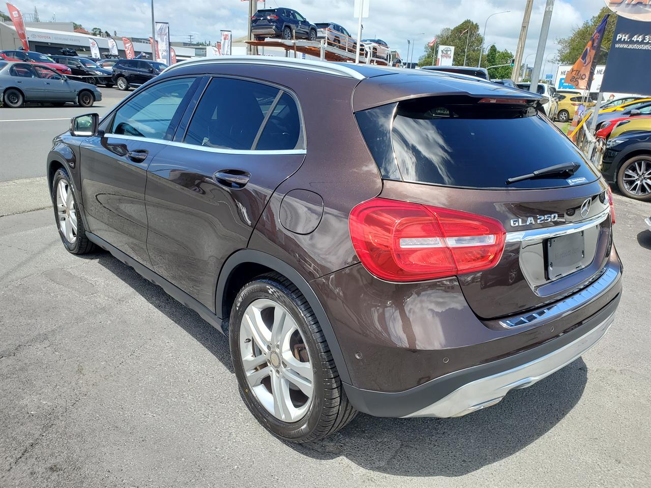 2014 Mercedes-Benz GLA250 thumbnail