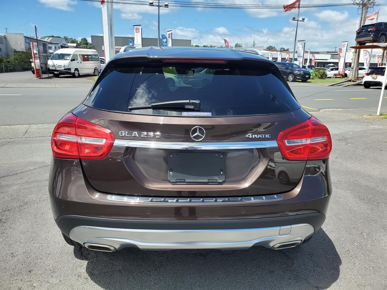 2014 Mercedes-Benz GLA250 thumbnail