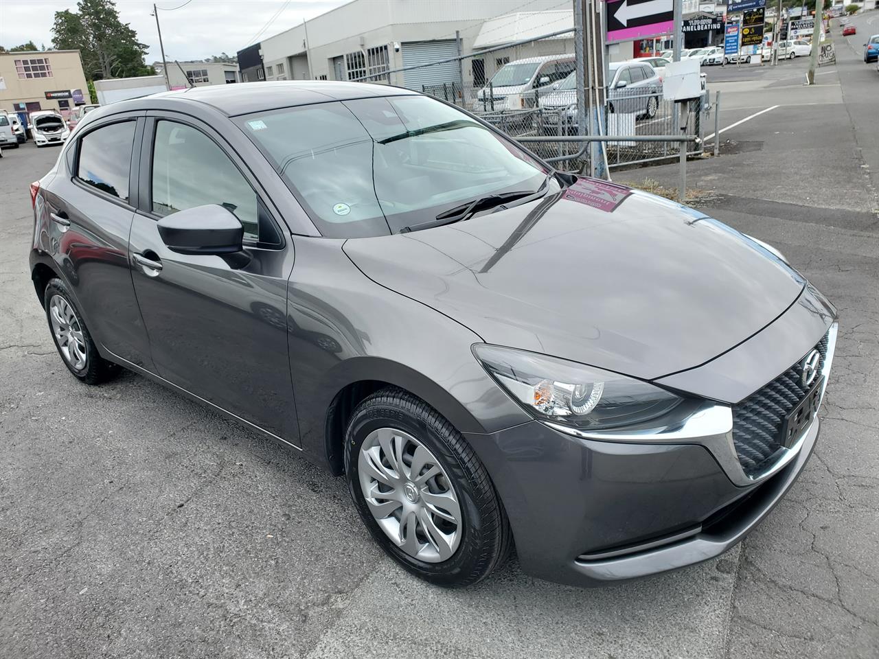 2020 Mazda Mazda2 thumbnail