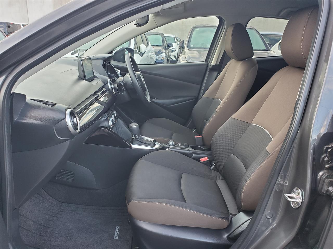 2020 Mazda Mazda2 thumbnail