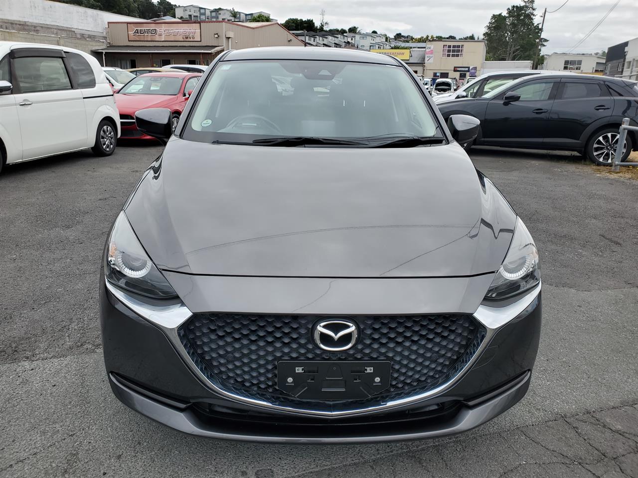 2020 Mazda Mazda2 thumbnail