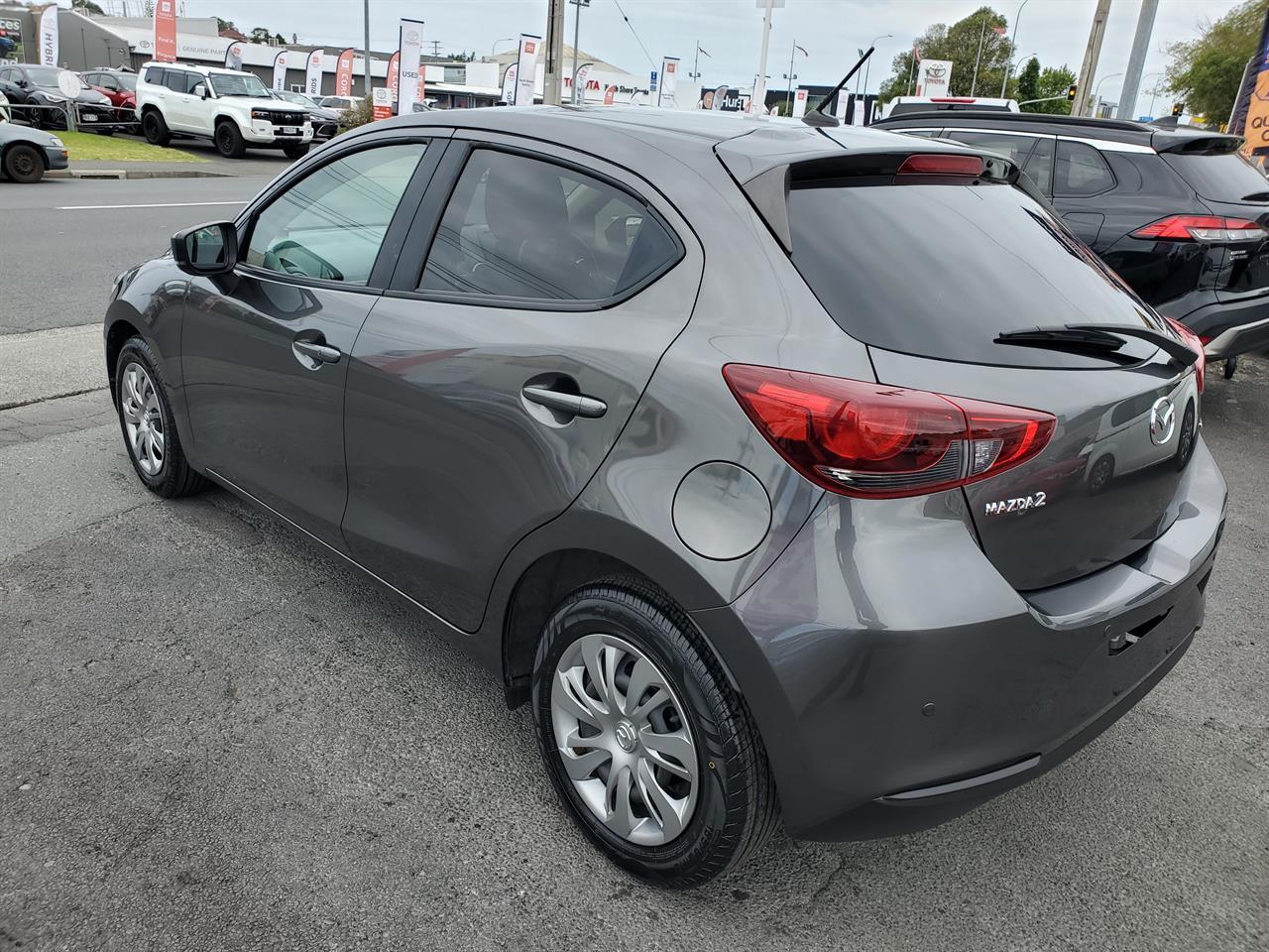 2020 Mazda Mazda2 thumbnail
