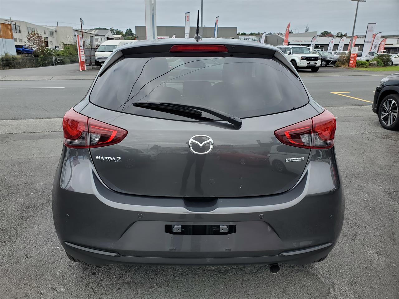2020 Mazda Mazda2 thumbnail