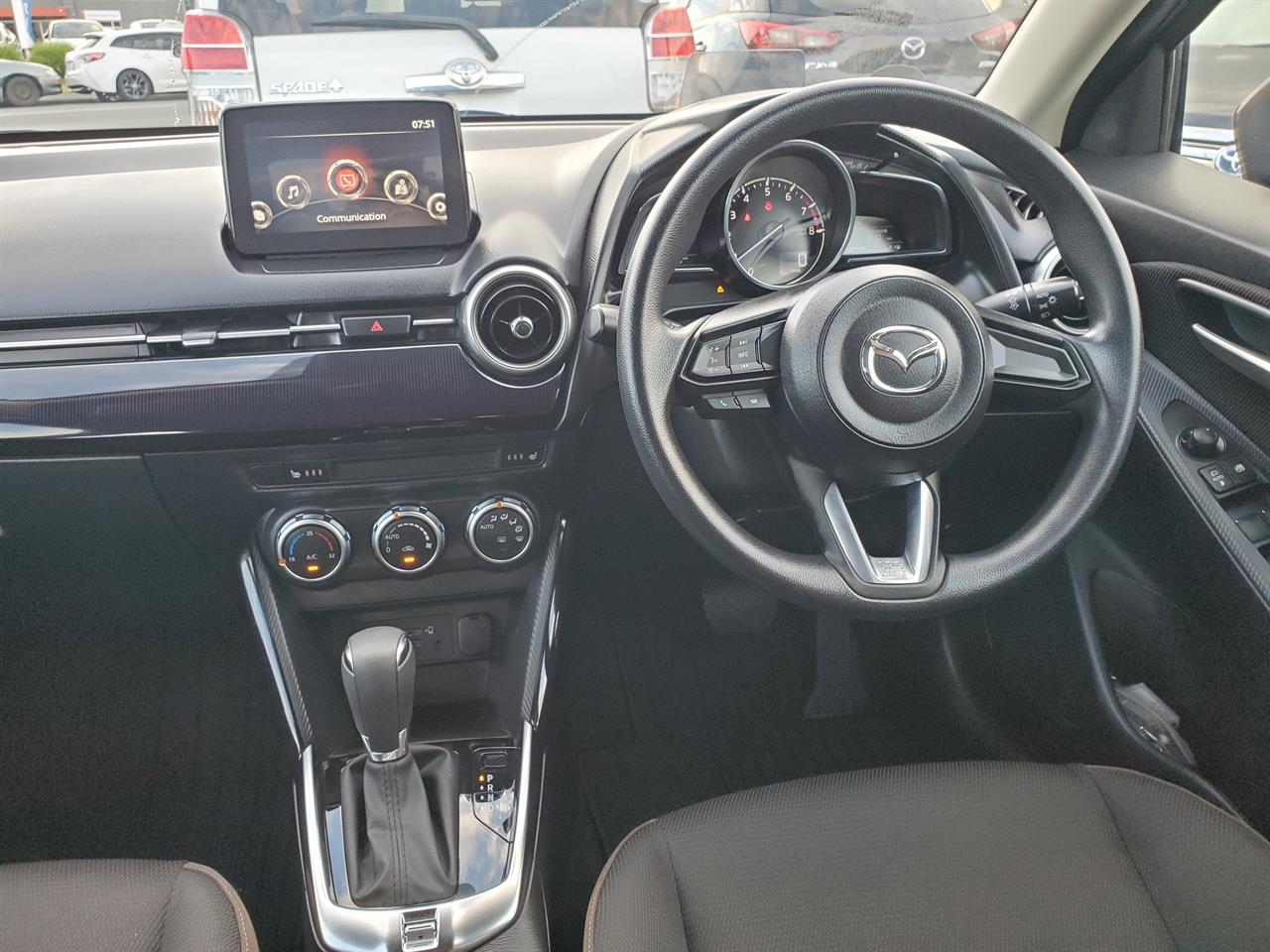 2020 Mazda Mazda2 thumbnail