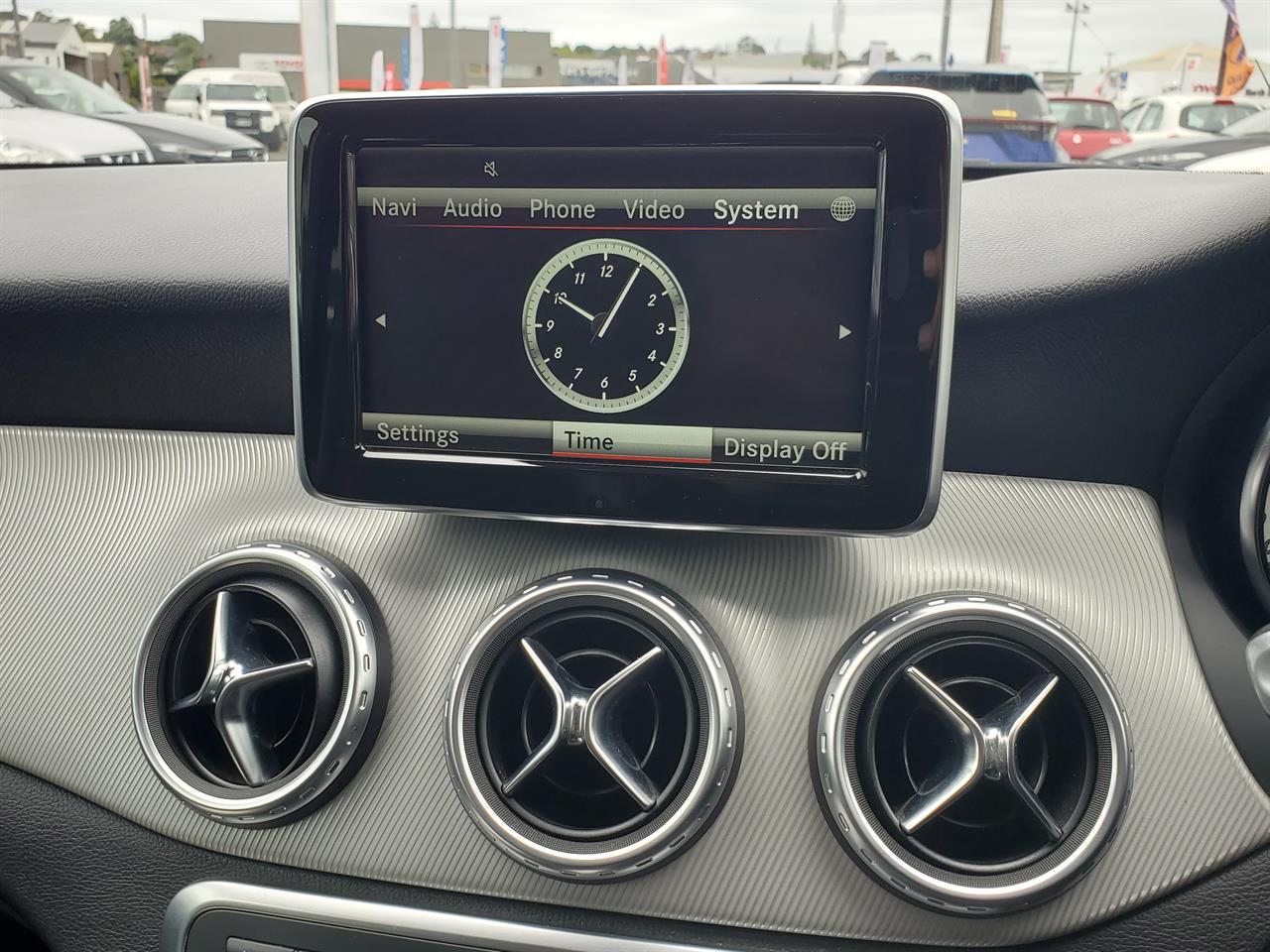 2014 Mercedes-Benz GLA250 thumbnail