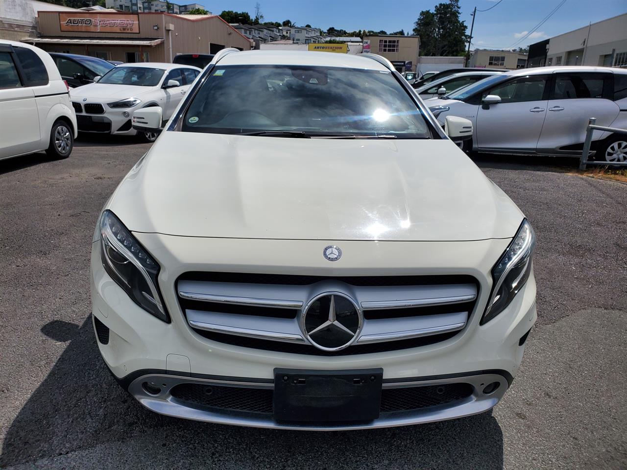 2014 Mercedes-Benz GLA250 thumbnail