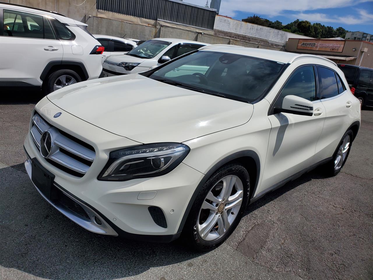 2014 Mercedes-Benz GLA250 thumbnail