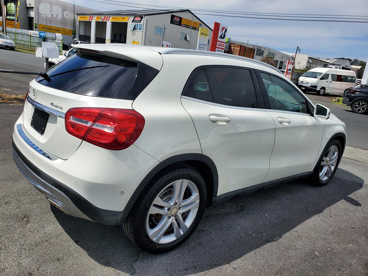 2014 Mercedes-Benz GLA250 thumbnail