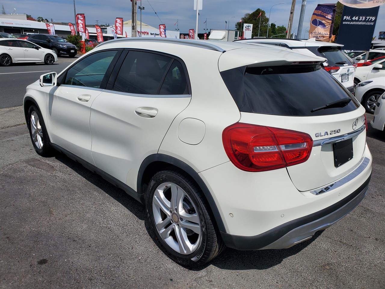 2014 Mercedes-Benz GLA250 thumbnail