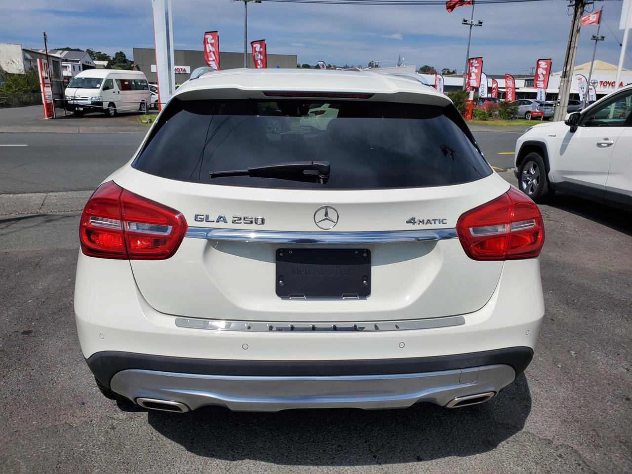 2014 Mercedes-Benz GLA250 thumbnail