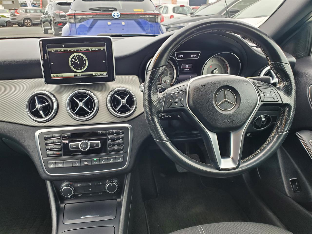 2014 Mercedes-Benz GLA250 thumbnail