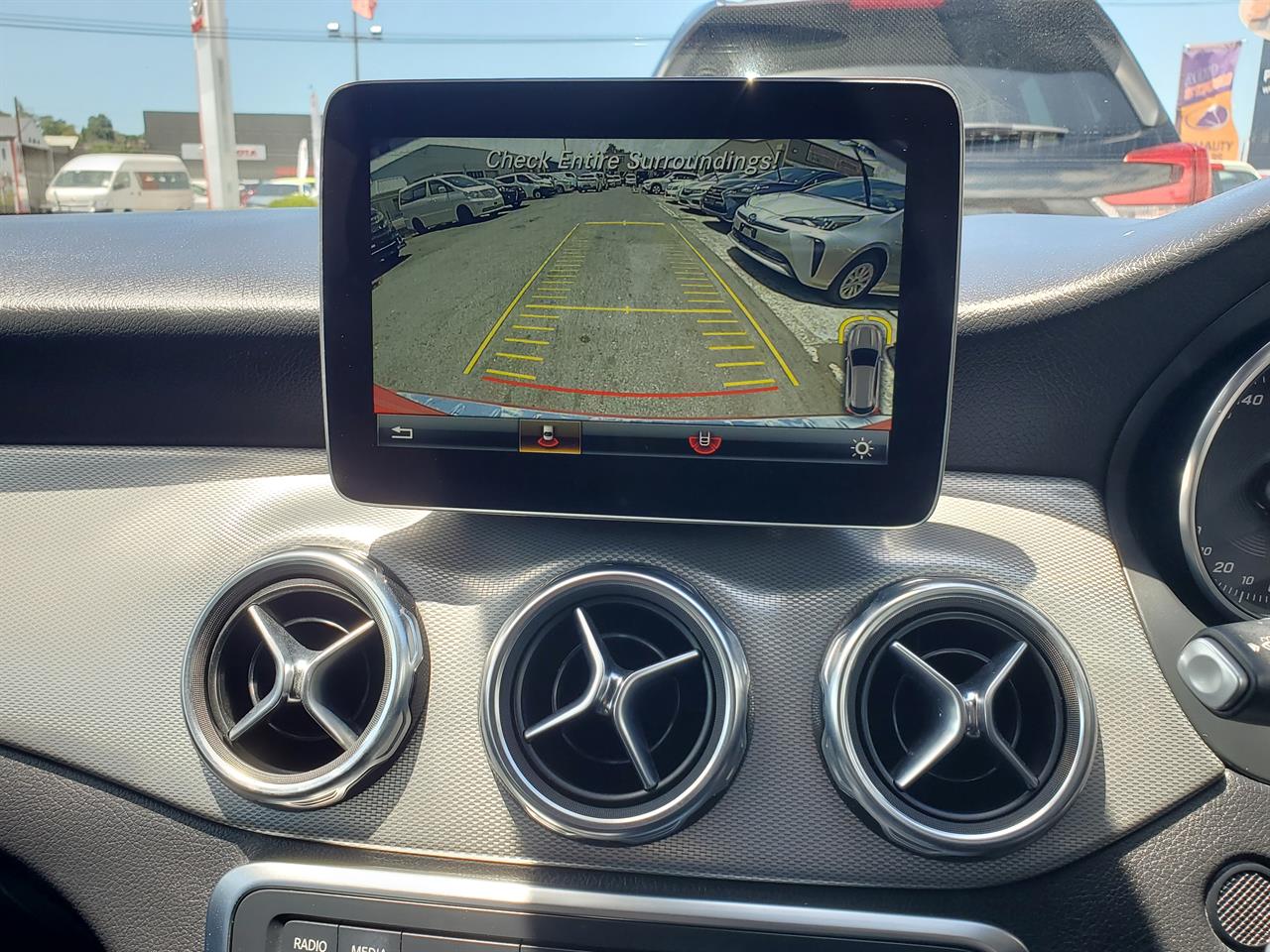 2018 Mercedes-Benz GLA thumbnail