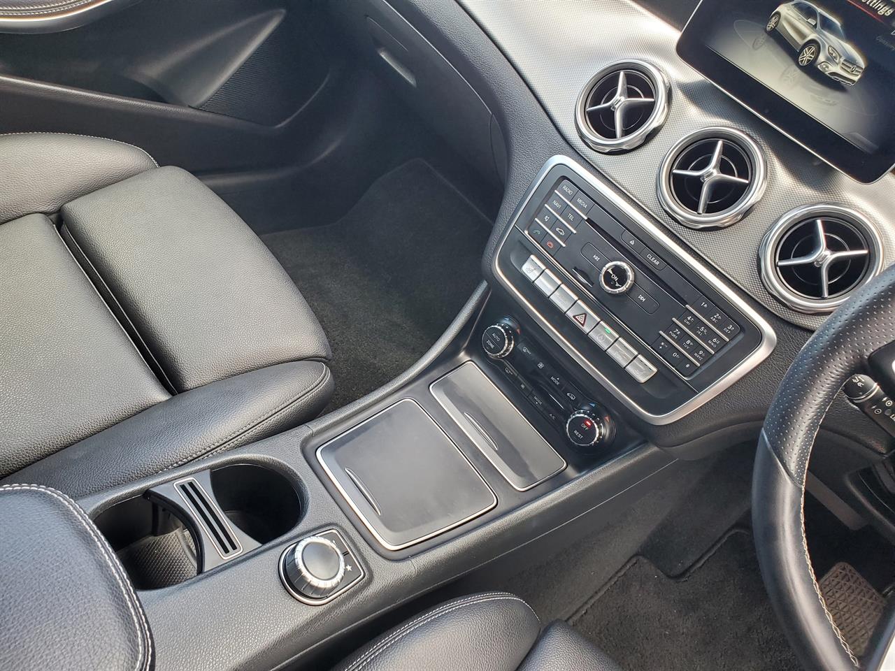 2018 Mercedes-Benz GLA thumbnail