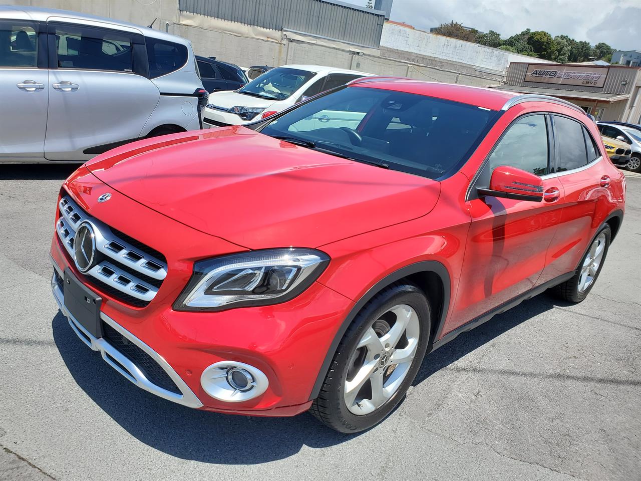 2018 Mercedes-Benz GLA thumbnail