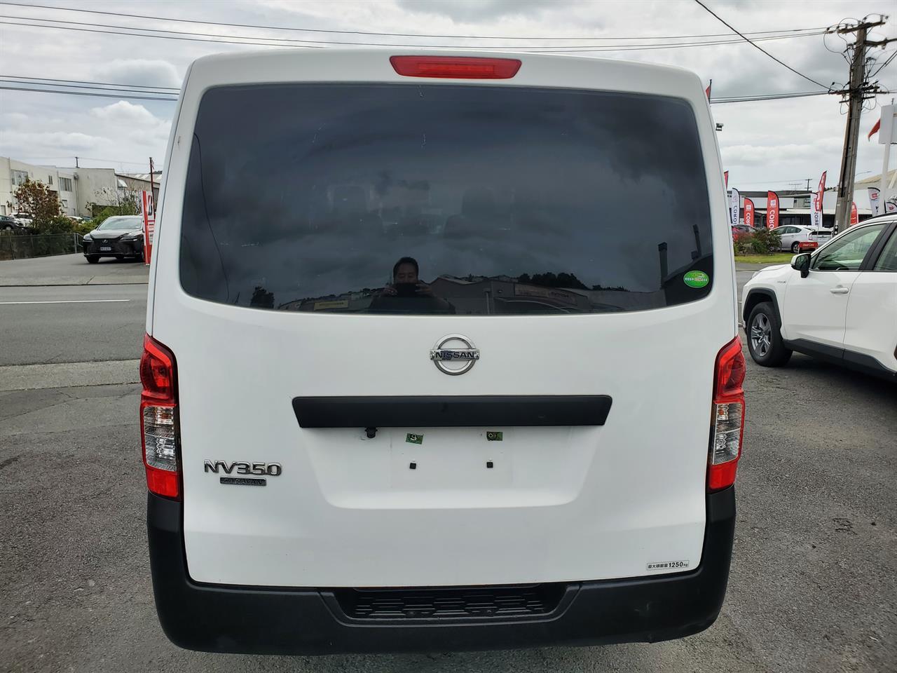 2017 Nissan NV350 thumbnail