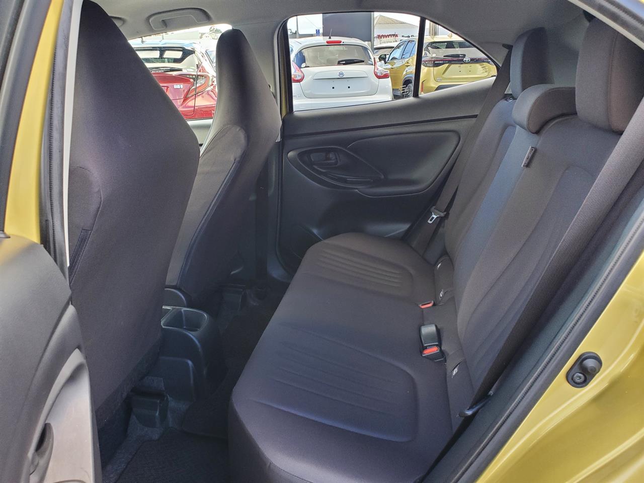 2022 Toyota Yaris thumbnail