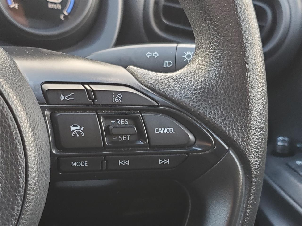 2022 Toyota Yaris thumbnail