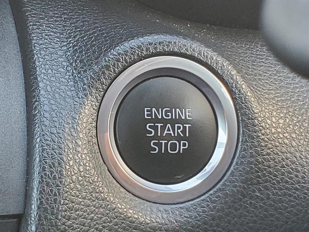 2022 Toyota Yaris thumbnail