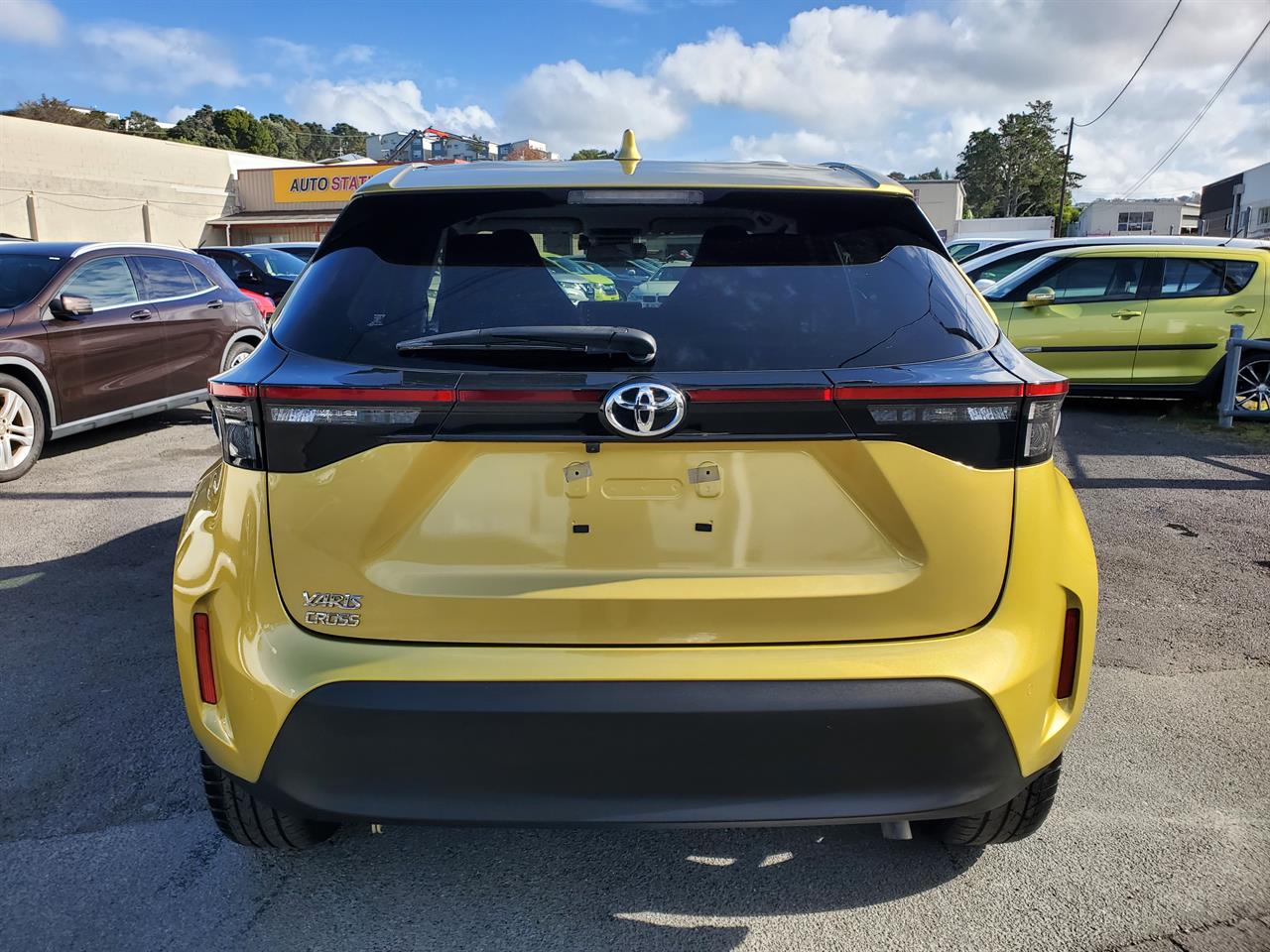 2022 Toyota Yaris thumbnail