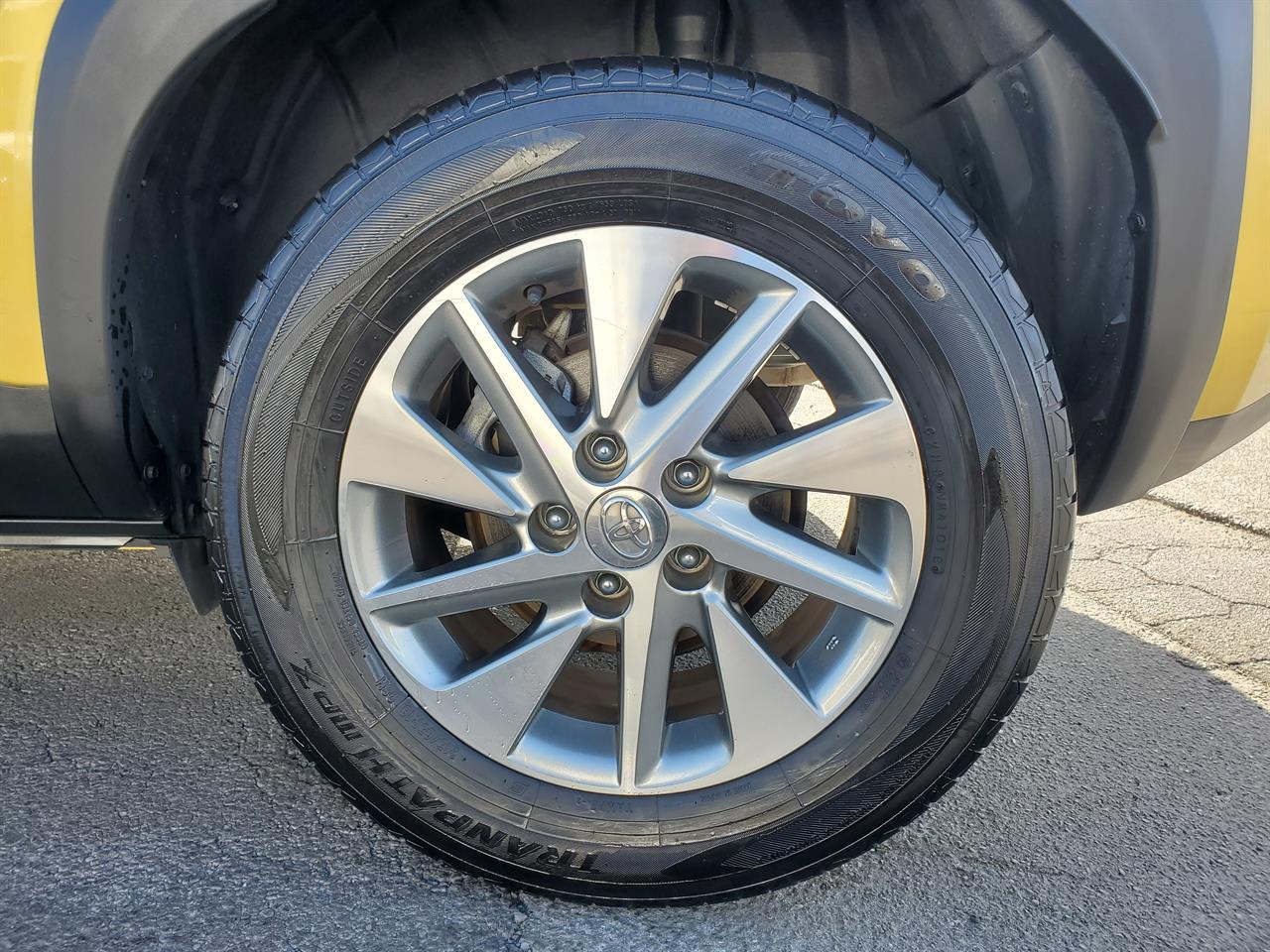 2022 Toyota Yaris thumbnail