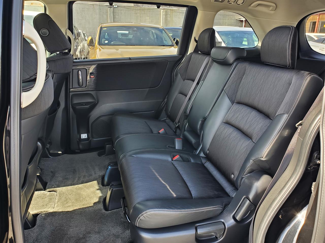 2017 Honda Odyssey thumbnail