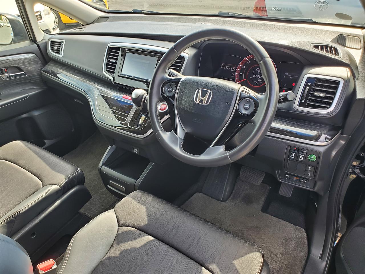 2017 Honda Odyssey thumbnail