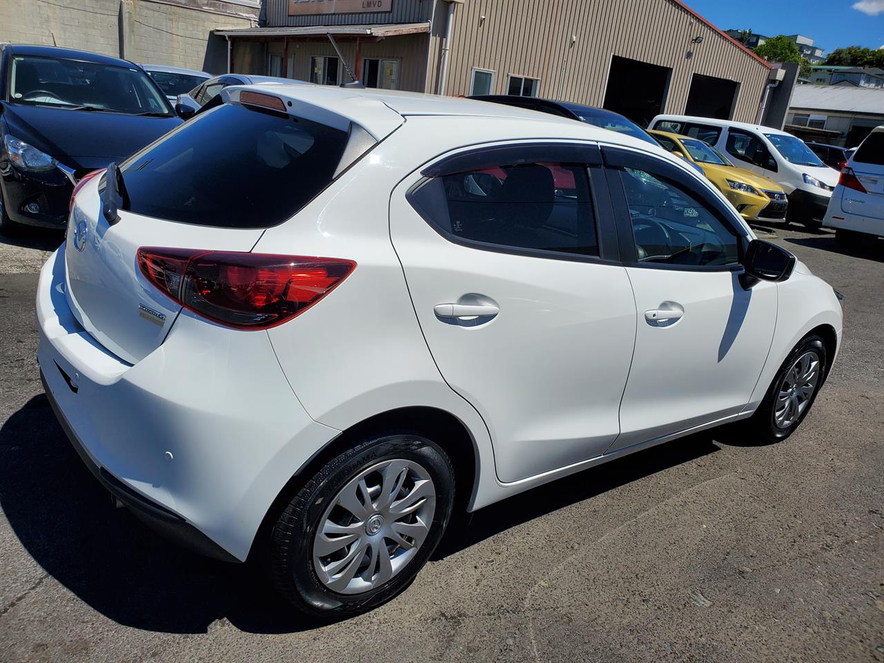 2020 Mazda 2 thumbnail