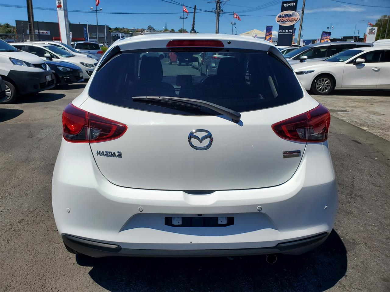 2020 Mazda 2 thumbnail