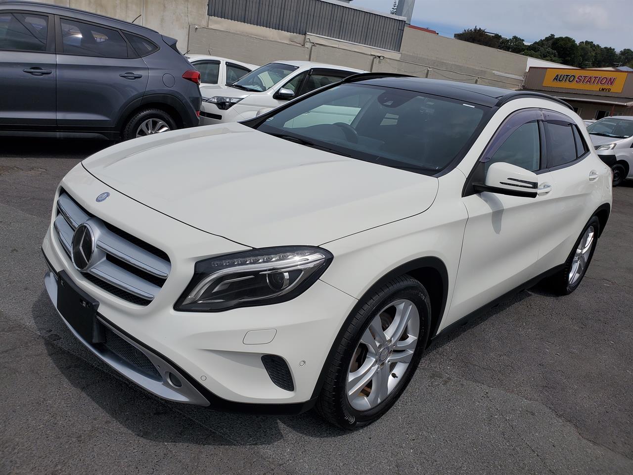 2015 Mercedes-Benz GLA250 thumbnail