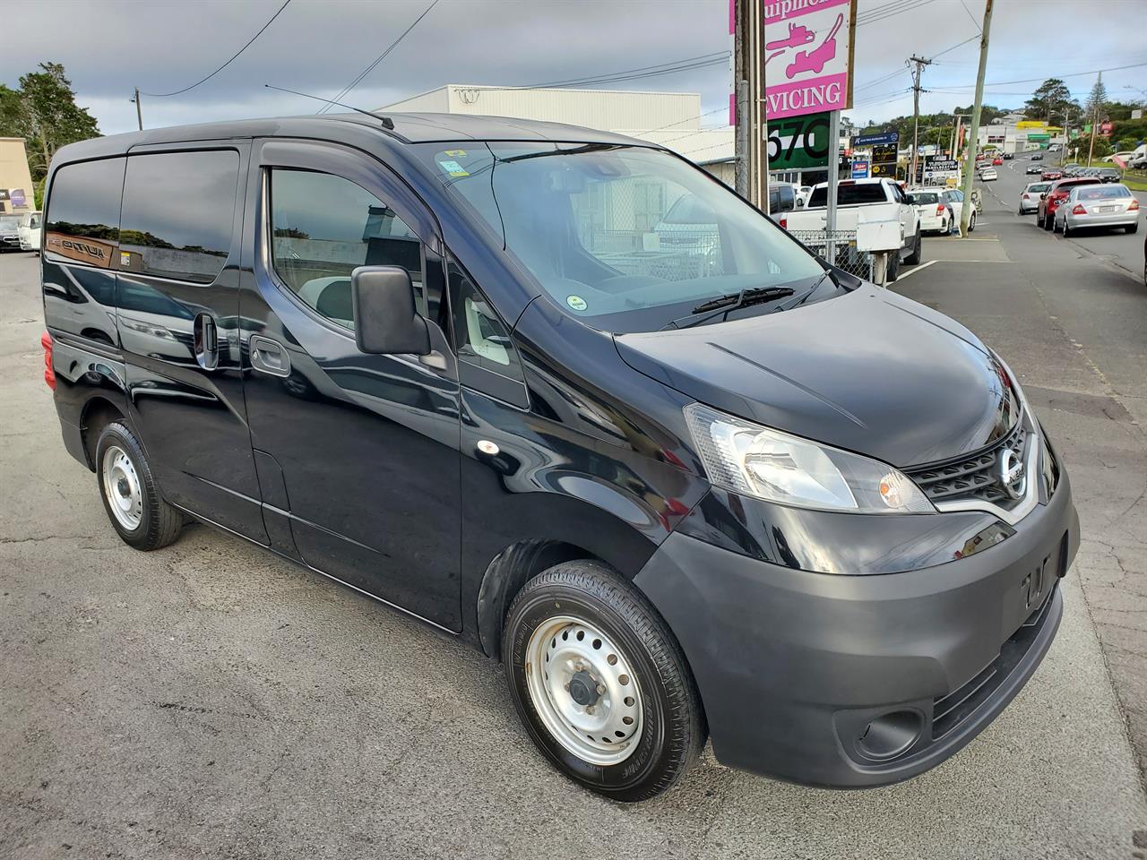 2020 Nissan NV200 thumbnail