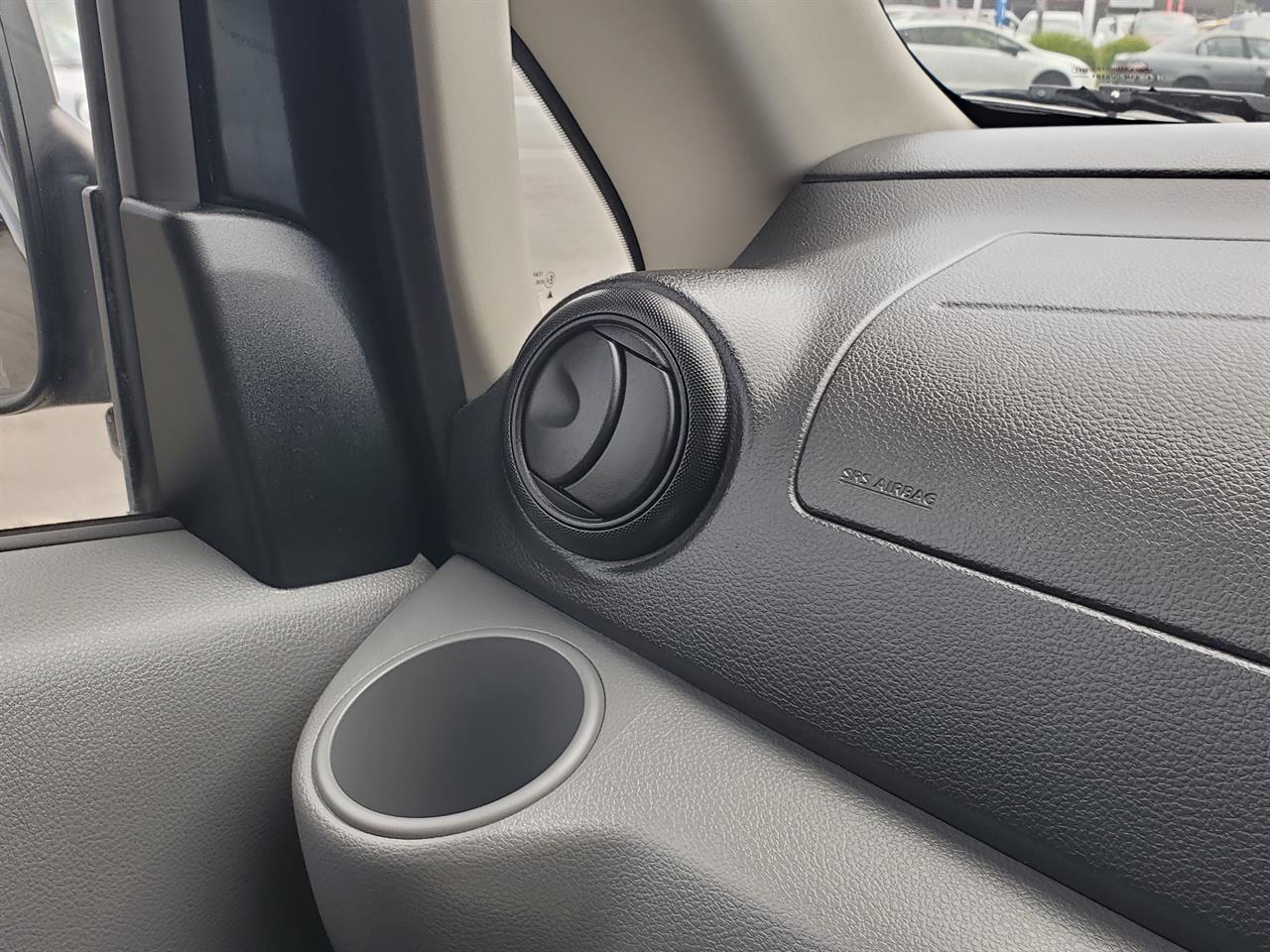 2020 Nissan NV200 thumbnail