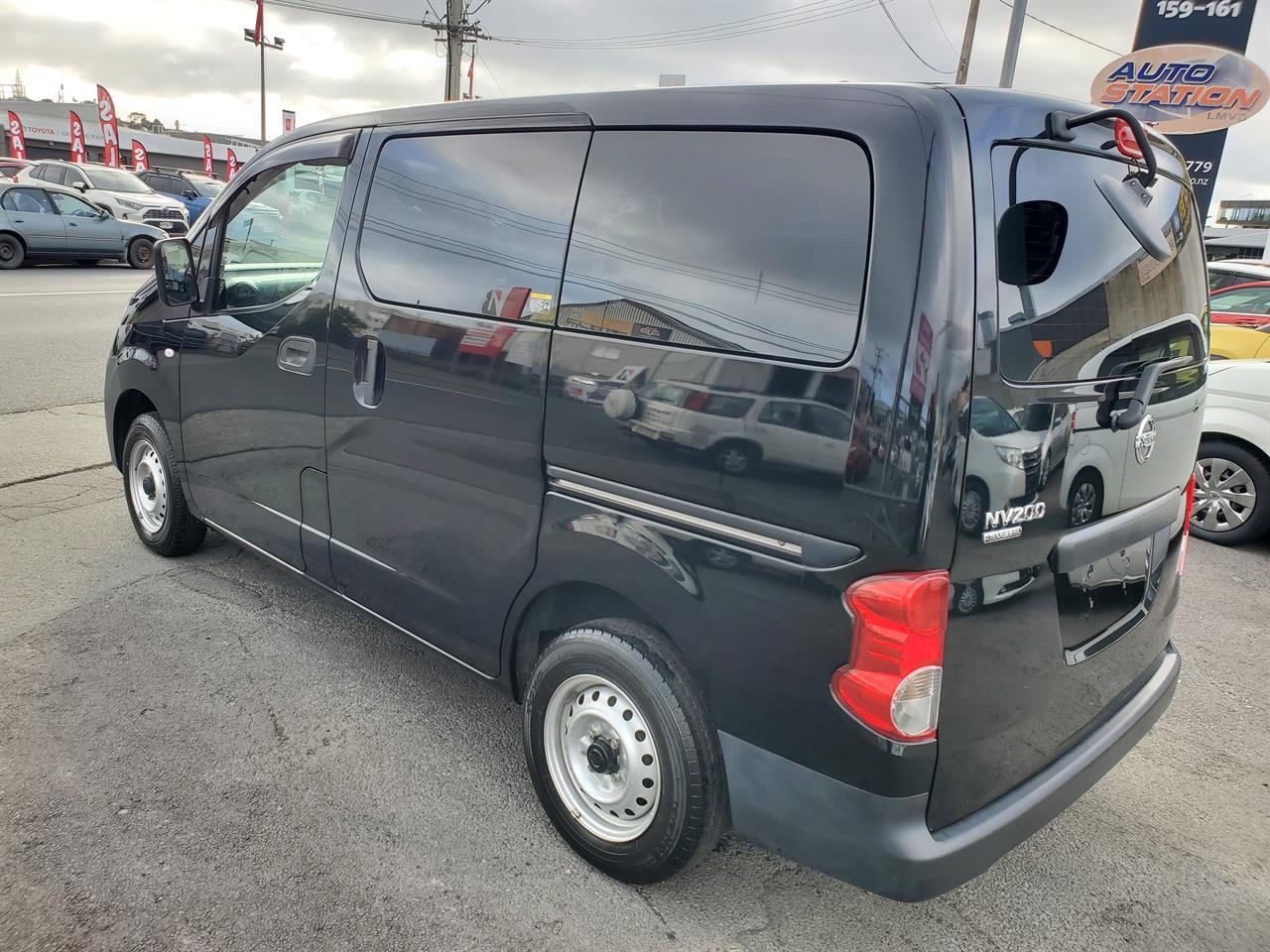 2020 Nissan NV200 thumbnail