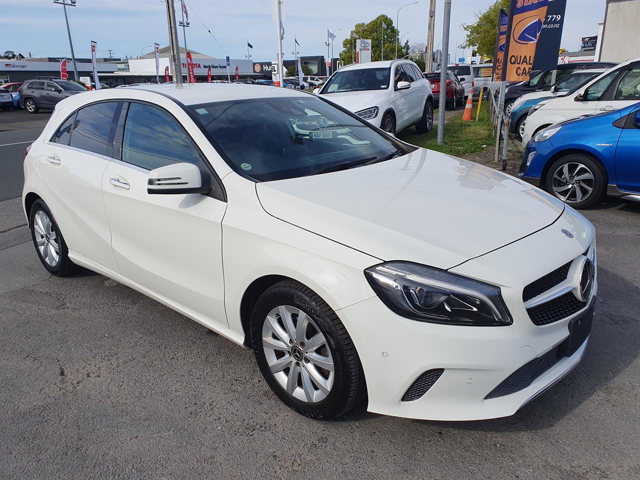 2016 Mercedes-Benz A180 thumbnail