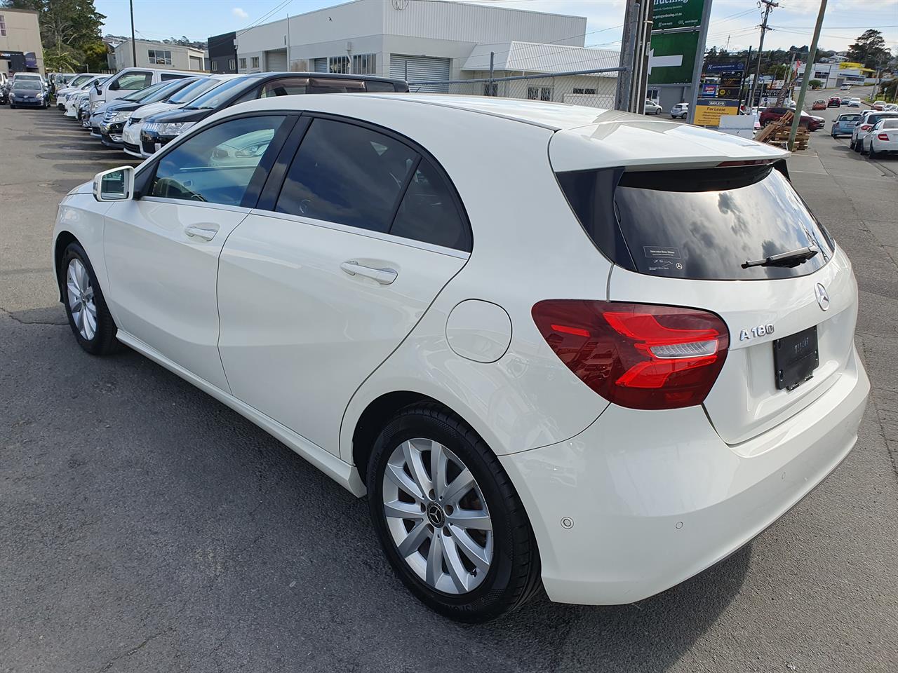 2016 Mercedes-Benz A180 thumbnail