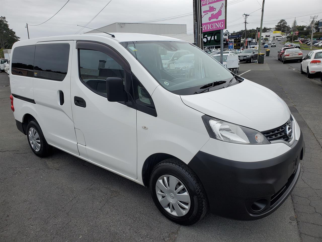 2020 Nissan NV200 thumbnail