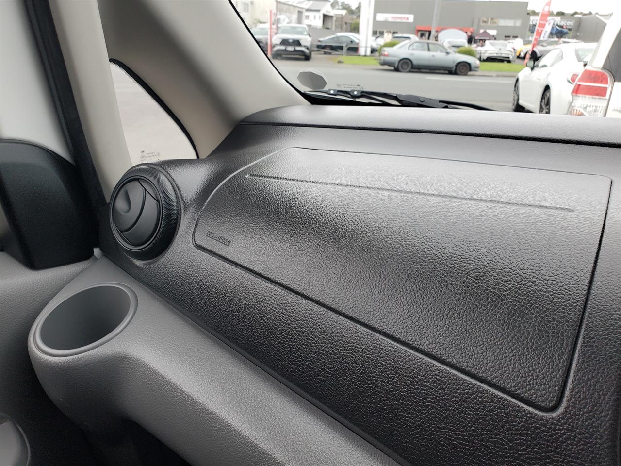 2020 Nissan NV200 thumbnail