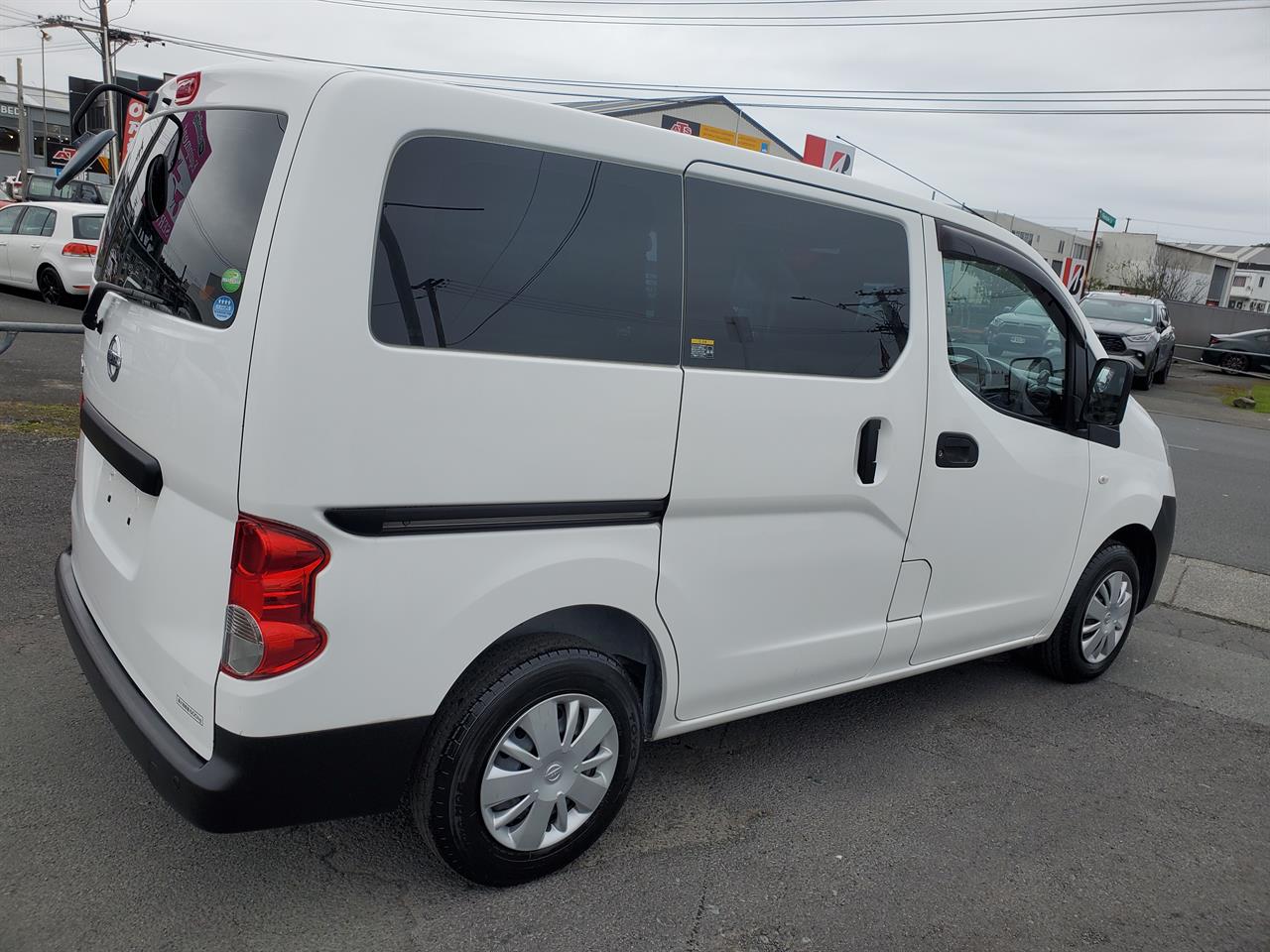 2020 Nissan NV200 thumbnail