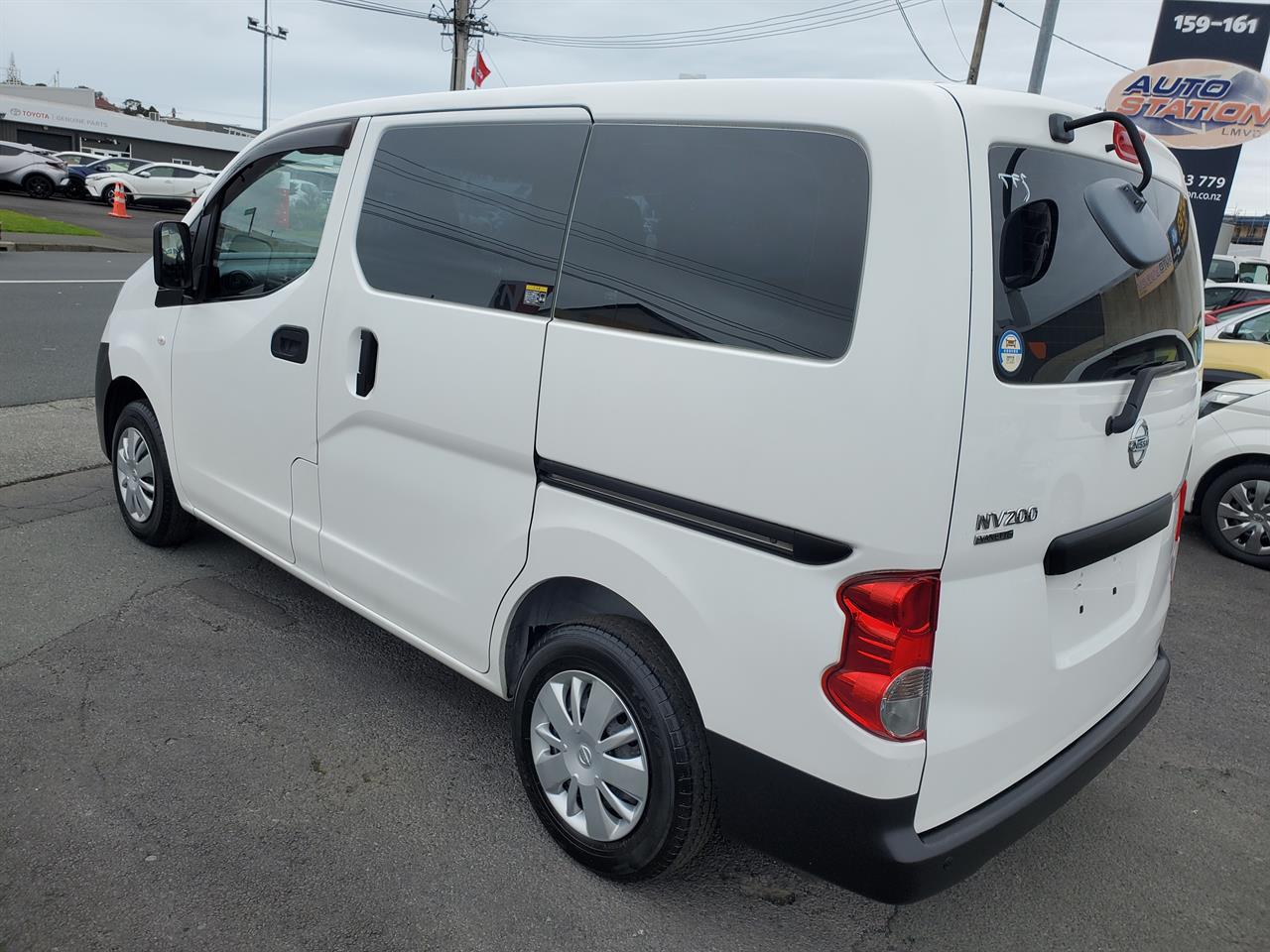 2020 Nissan NV200 thumbnail