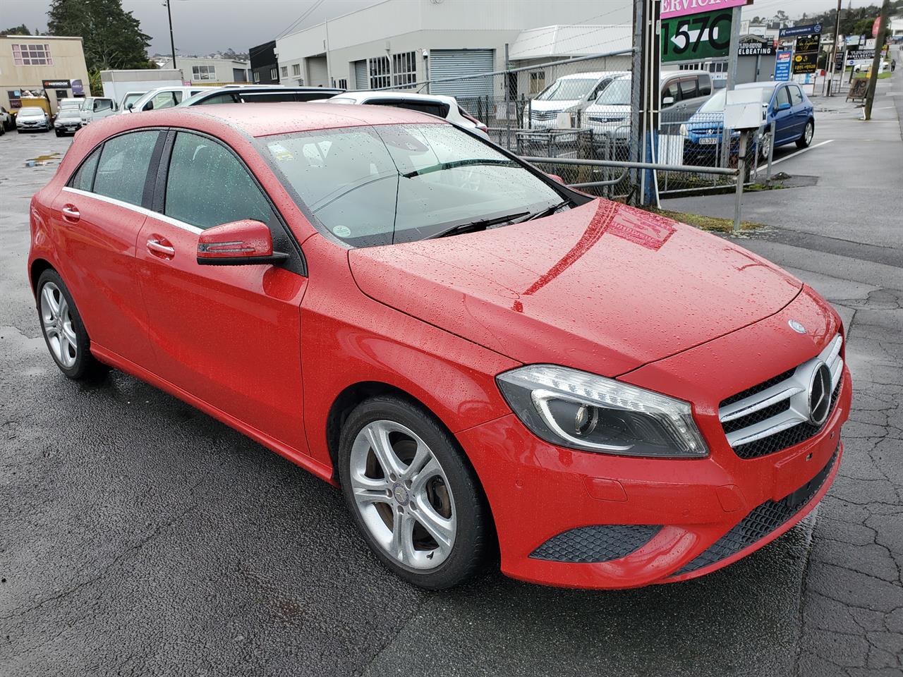 2015 Mercedes-Benz A180 thumbnail