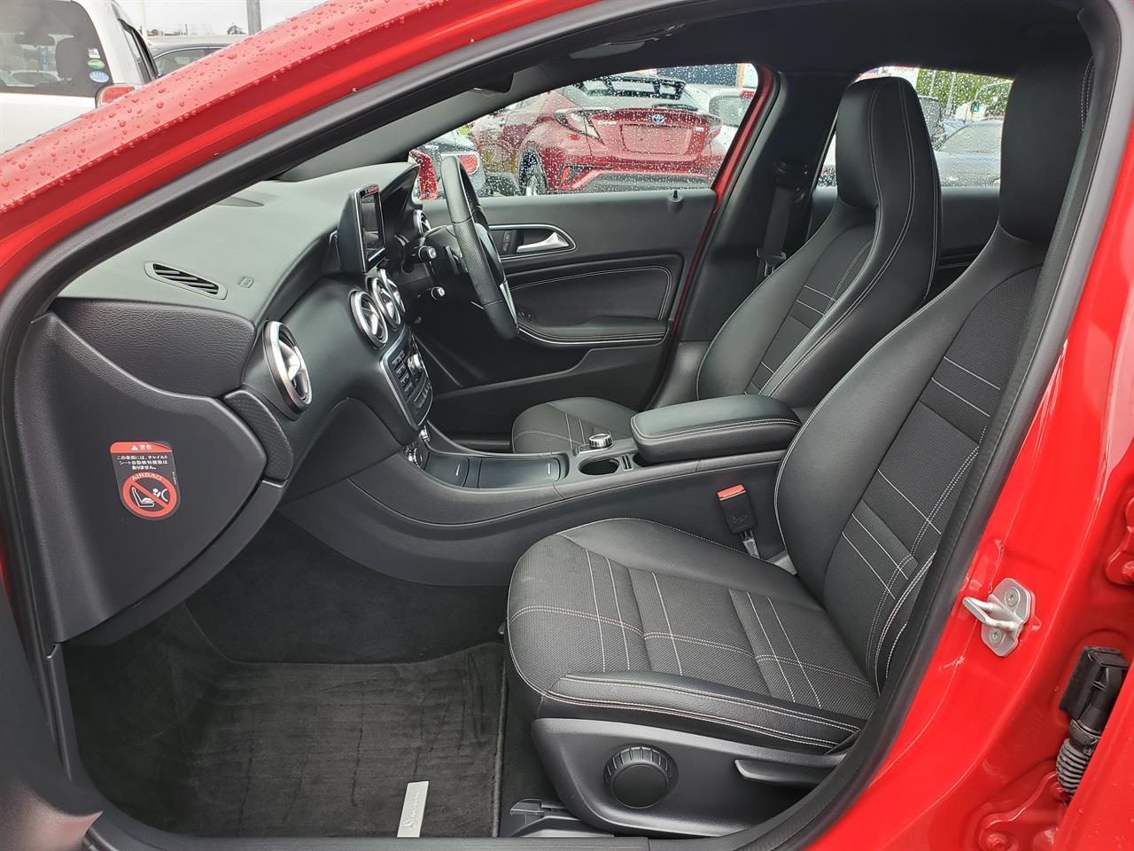 2015 Mercedes-Benz A180 thumbnail