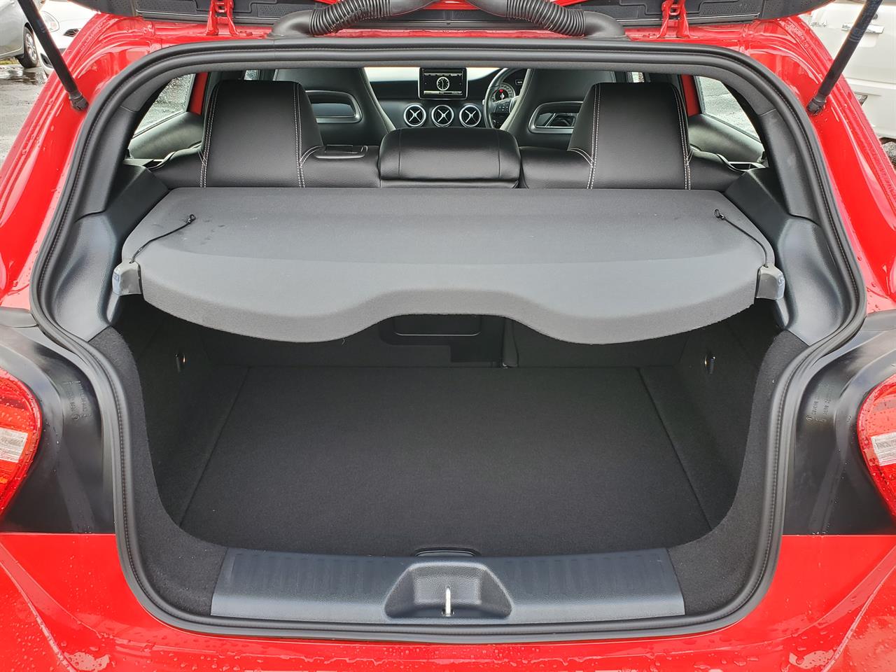 2015 Mercedes-Benz A180 thumbnail