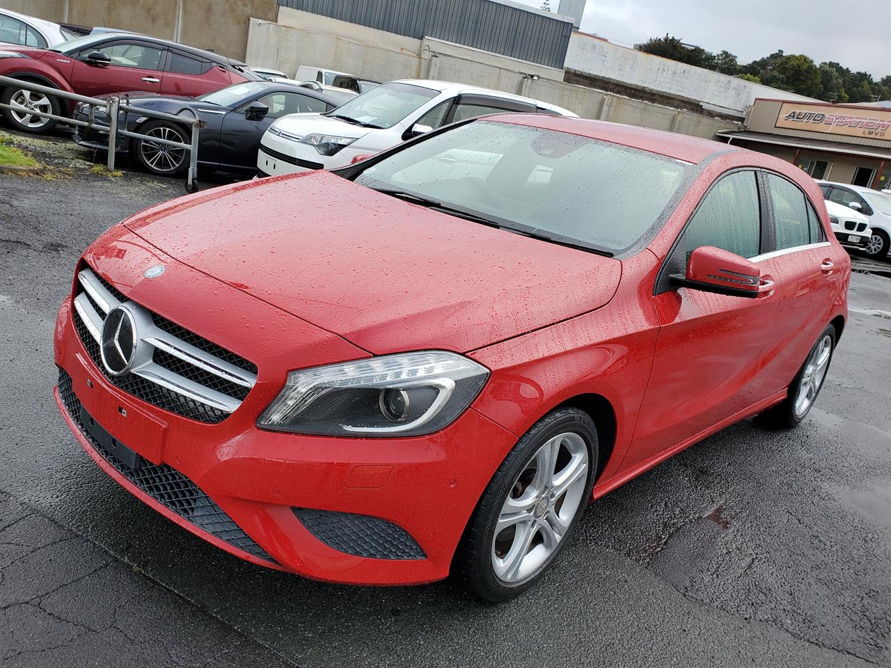 2015 Mercedes-Benz A180 thumbnail