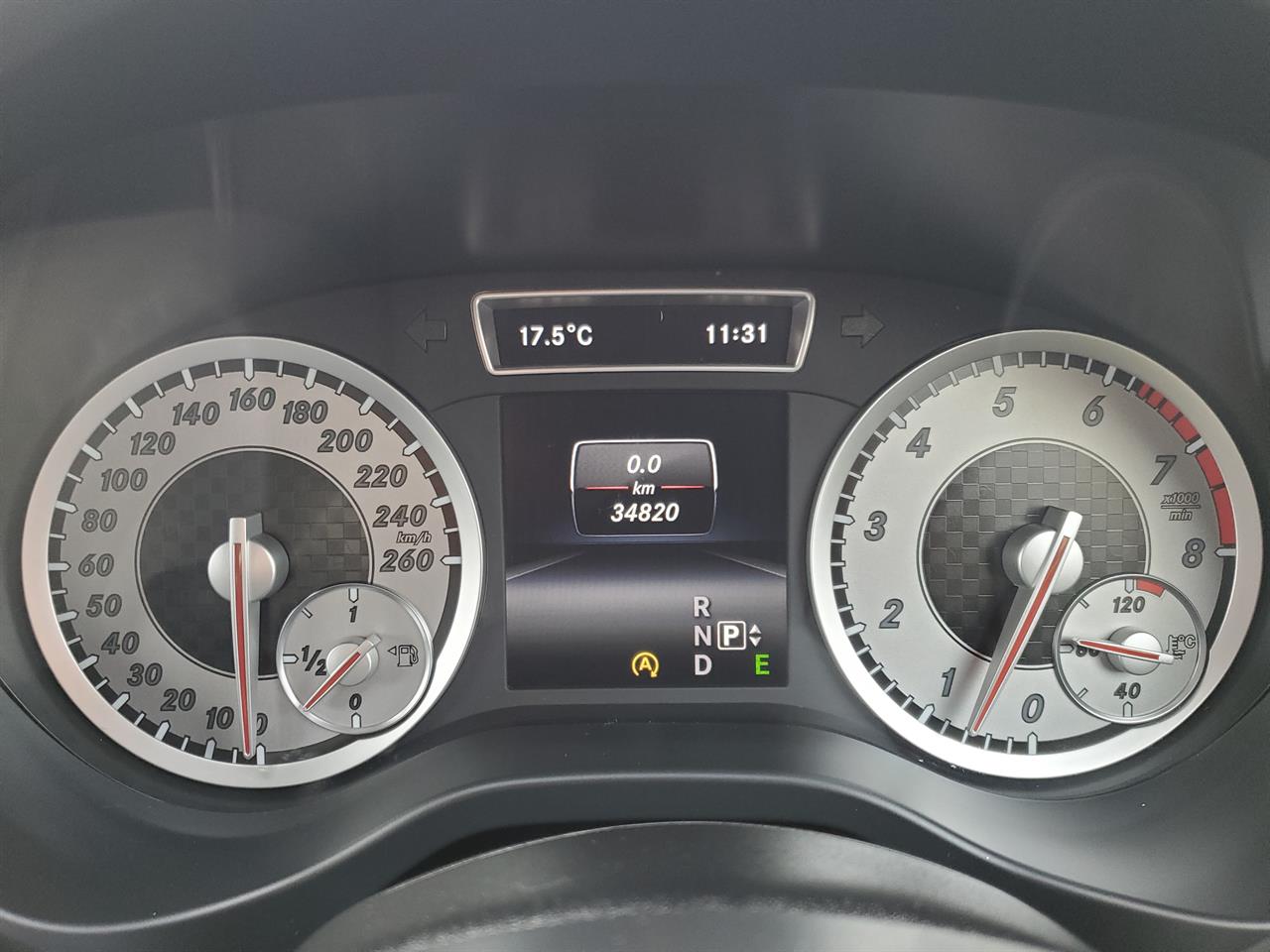 2015 Mercedes-Benz A180 thumbnail