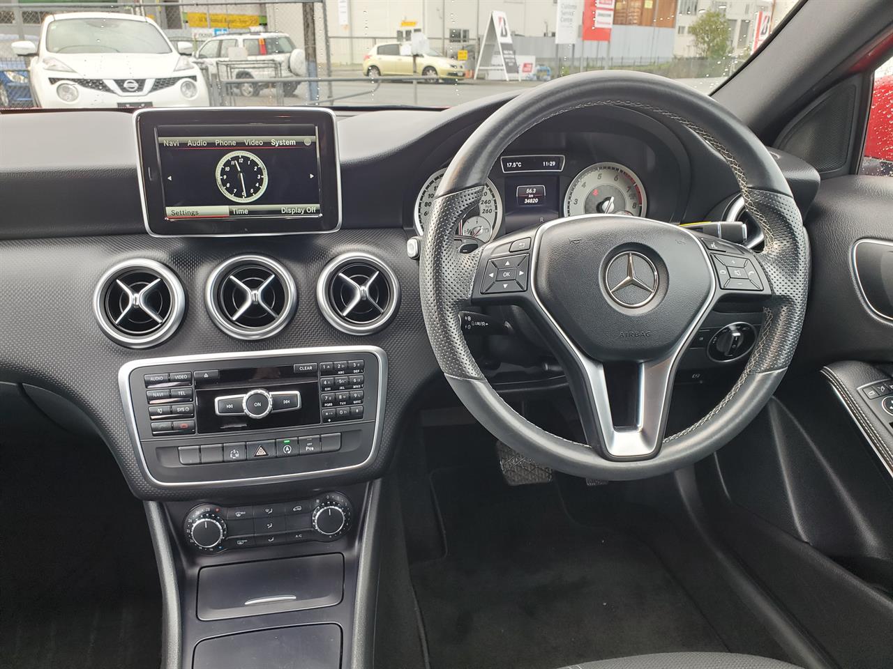 2015 Mercedes-Benz A180 thumbnail