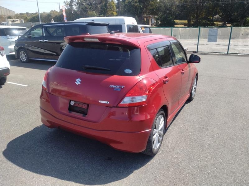 2014 Suzuki Swift thumbnail