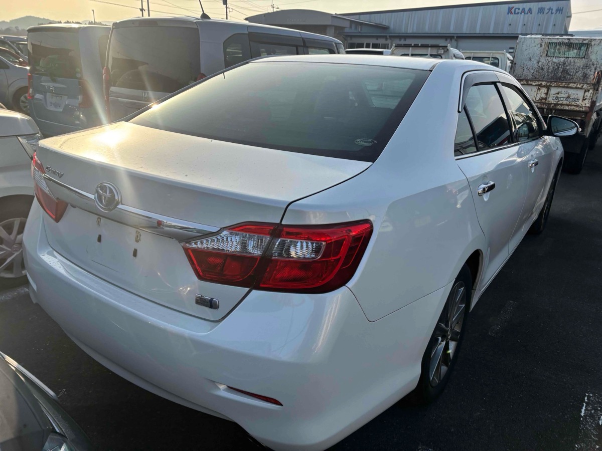 2013 Toyota Camry thumbnail