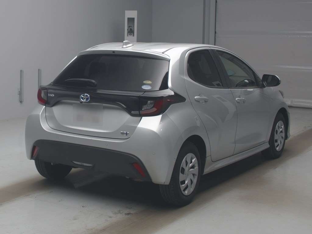 2022 Toyota Yaris thumbnail
