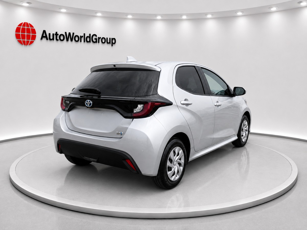 2022 Toyota Yaris thumbnail